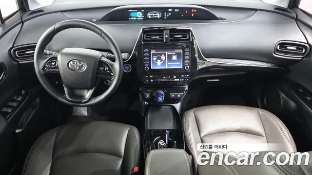 Toyota Prius — фото 7