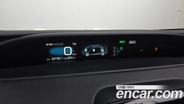 Toyota Prius — фото 8
