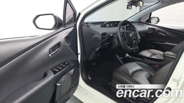 Toyota Prius — фото 10