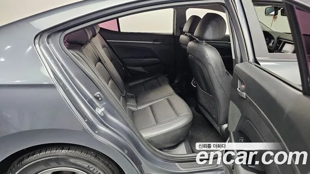 Hyundai Avante — фото 11