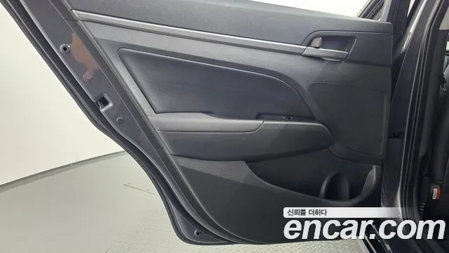 Hyundai Avante — фото 25