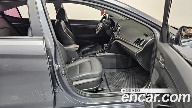 Hyundai Avante — фото 26