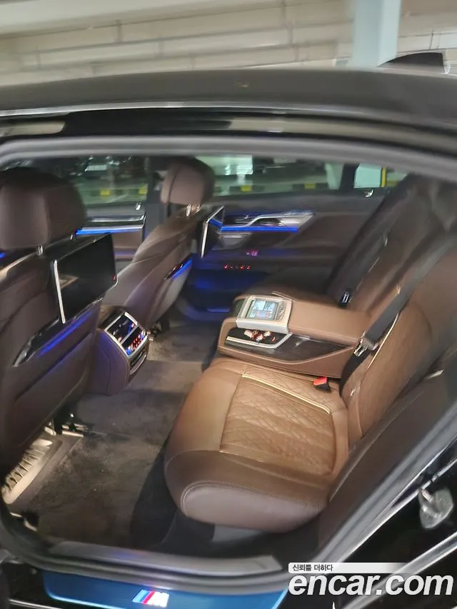 BMW 7-Series — фото 1