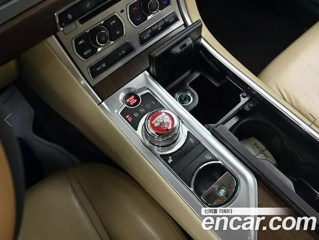 Jaguar XF — фото 9