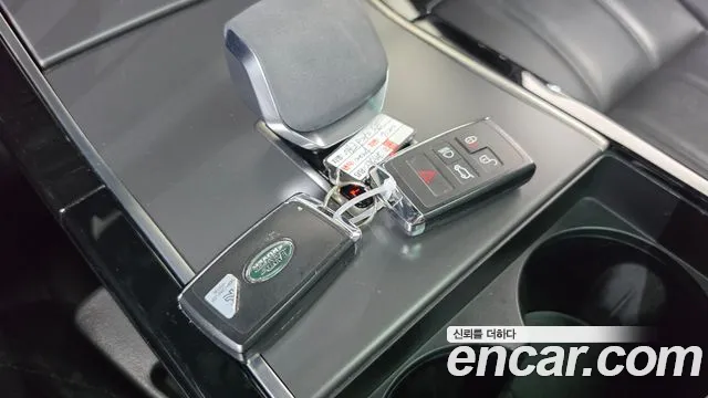 Land Rover Range Rover Evoque — фото 15
