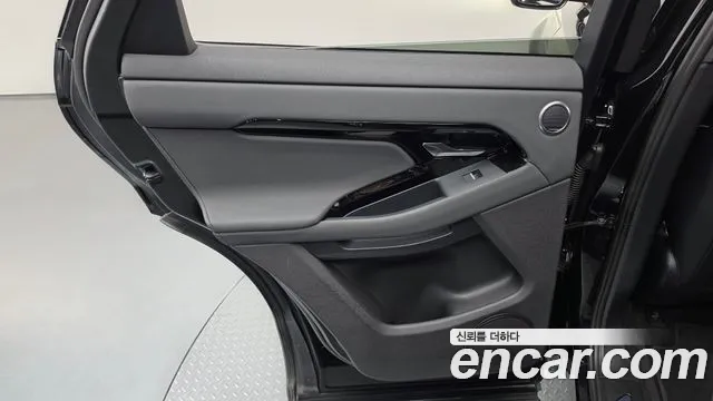 Land Rover Range Rover Evoque — фото 25