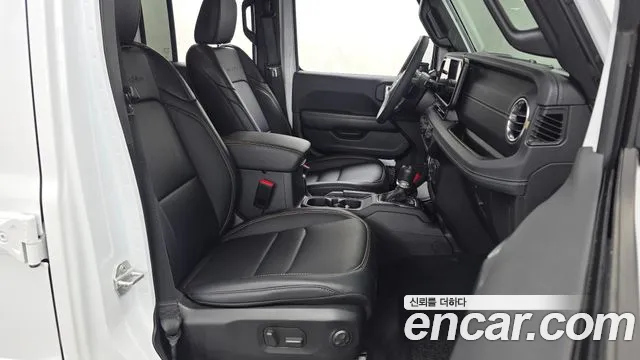 Jeep Wrangler — фото 11