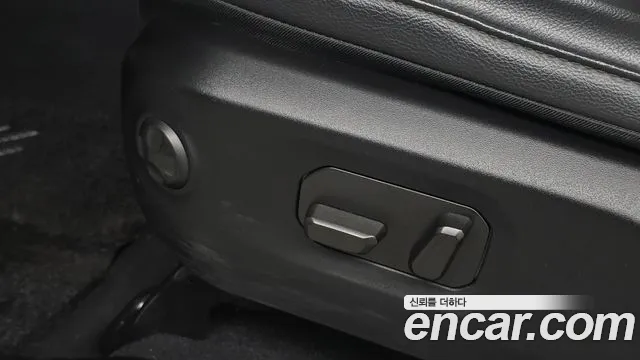 Jeep Wrangler — фото 17