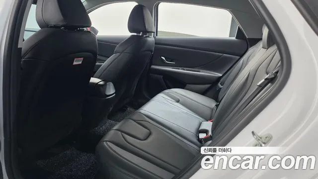 Hyundai Avante — фото 18