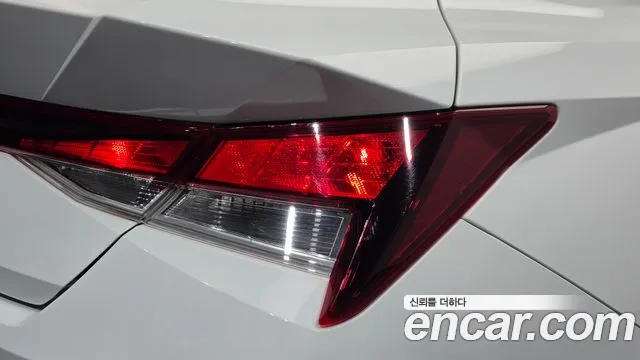 Hyundai Avante — фото 23