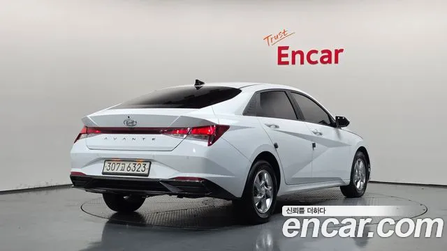Hyundai Avante — фото 2