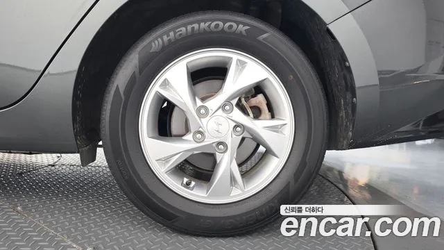 Hyundai Avante — фото 21