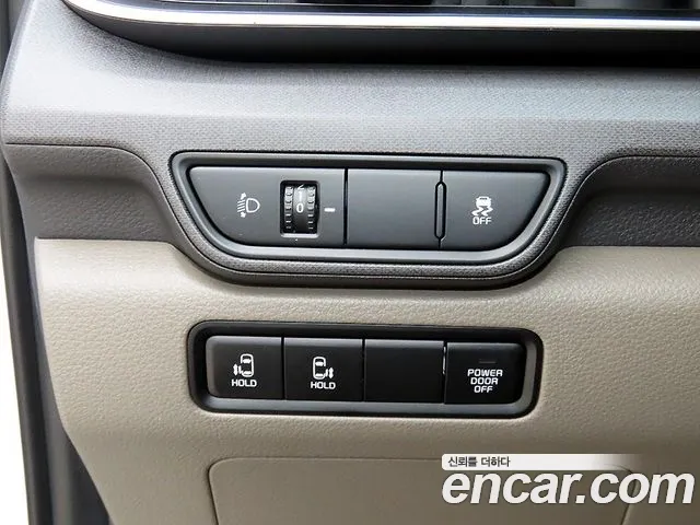 Kia Carnival — фото 12
