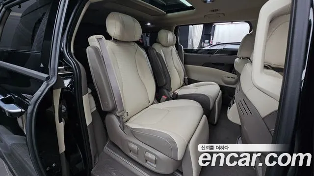 Kia Carnival — фото 12