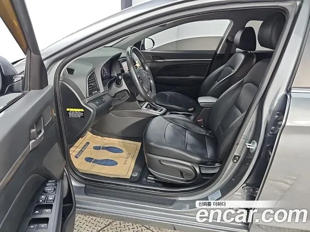 Hyundai Avante — фото 11
