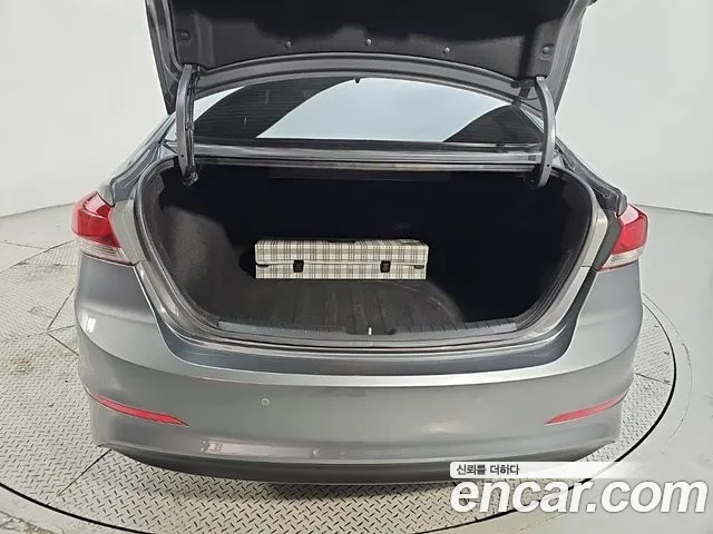 Hyundai Avante — фото 13