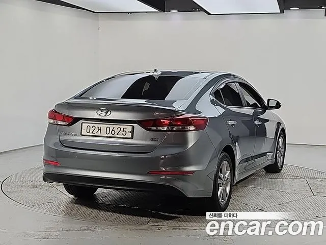 Hyundai Avante — фото 4
