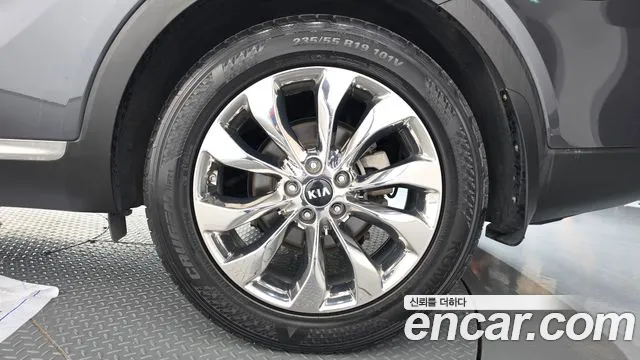 Kia Sorento — фото 22