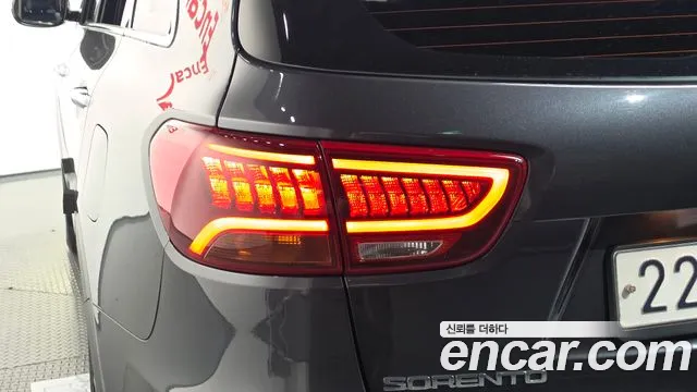 Kia Sorento — фото 24