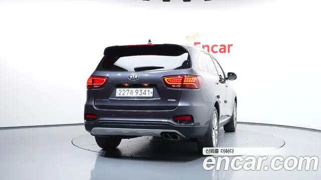 Kia Sorento — фото 4