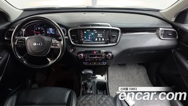 Kia Sorento — фото 7