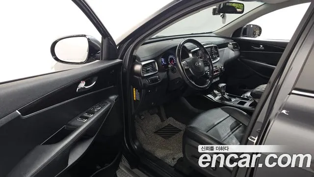 Kia Sorento — фото 10