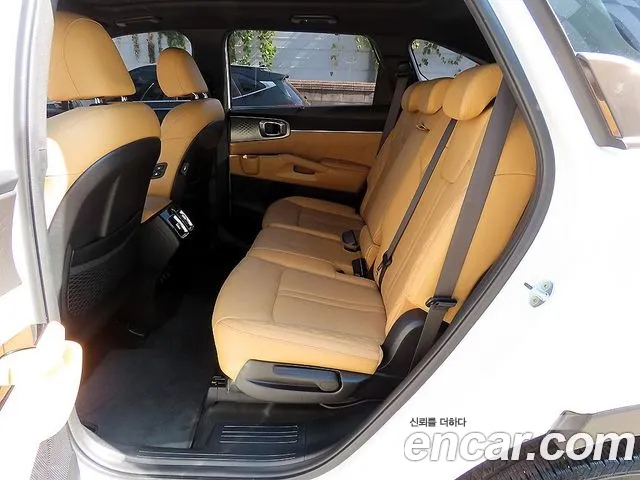 Kia Sorento — фото 6