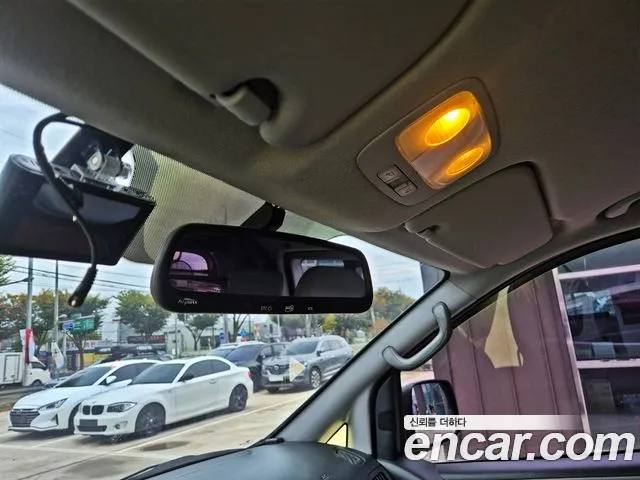 Hyundai Starex — фото 14