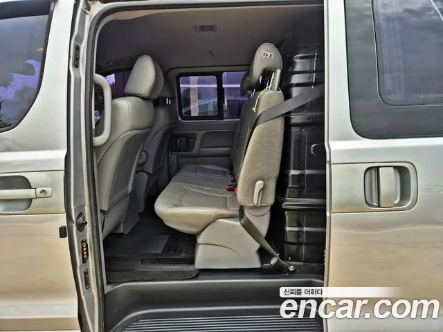 Hyundai Starex — фото 15
