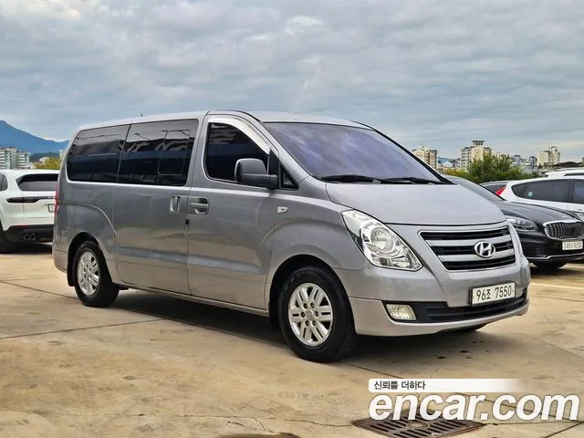 Hyundai Starex — фото 3