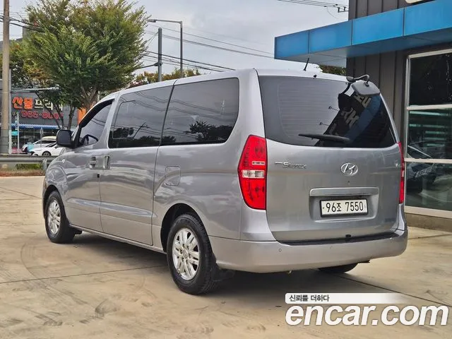 Hyundai Starex — фото 4