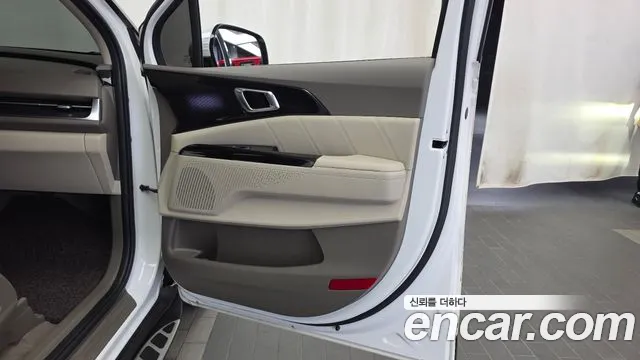 Kia Carnival — фото 25