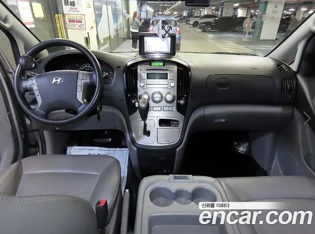 Hyundai Starex — фото 11