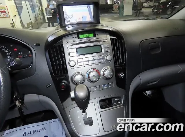 Hyundai Starex — фото 12