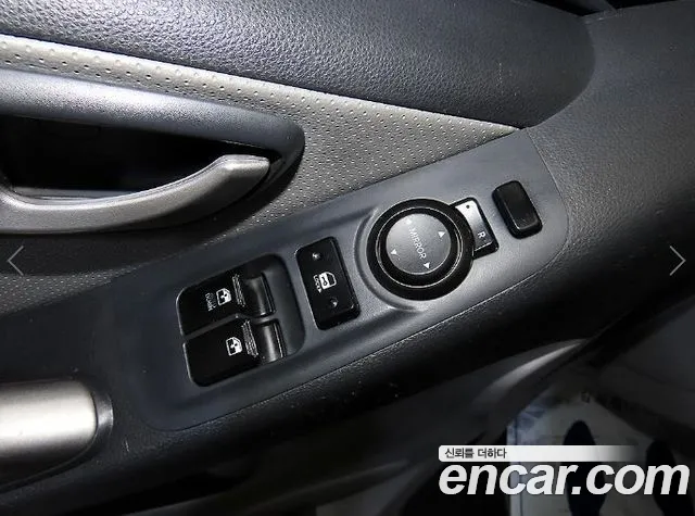 Hyundai Starex — фото 13