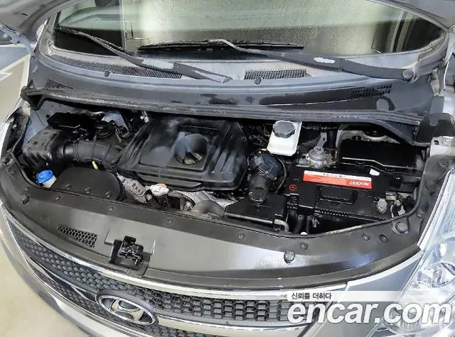 Hyundai Starex — фото 17