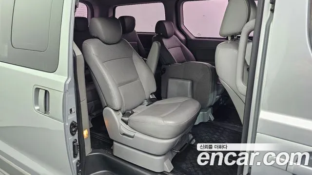 Hyundai Starex — фото 11