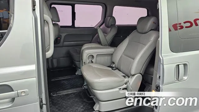 Hyundai Starex — фото 12