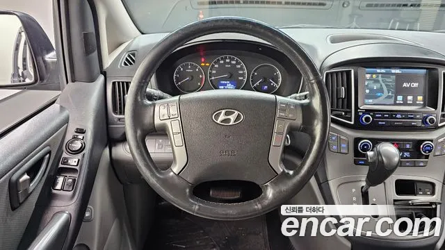Hyundai Starex — фото 13