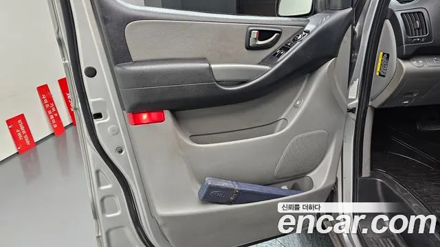 Hyundai Starex — фото 24