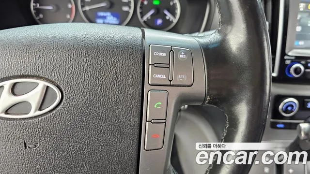 Hyundai Starex — фото 27