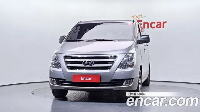 Hyundai Starex — фото 3