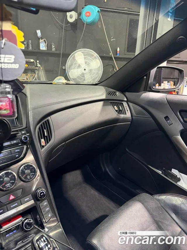 Hyundai Genesis — фото 16