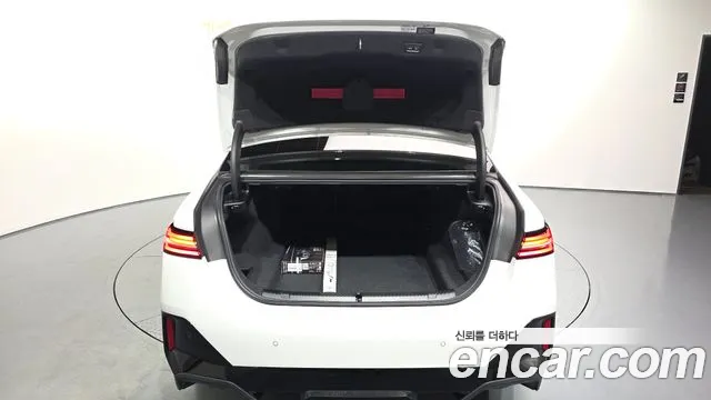 BMW 5-Series — фото 19