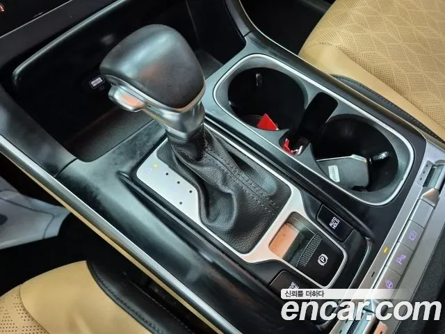 Kia Carnival — фото 12
