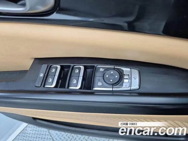 Kia Carnival — фото 17