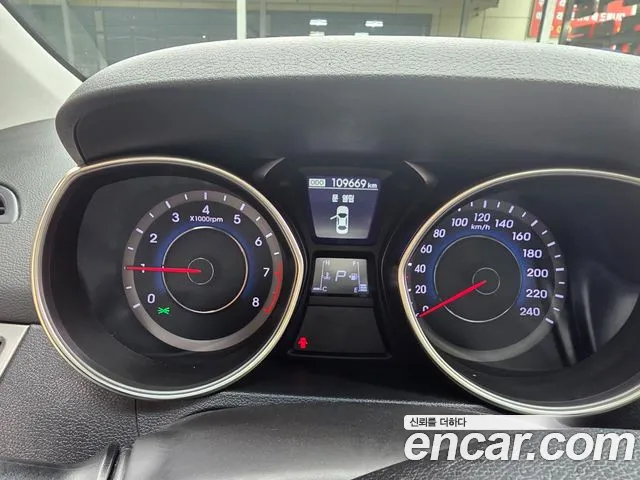 Hyundai Avante — фото 11