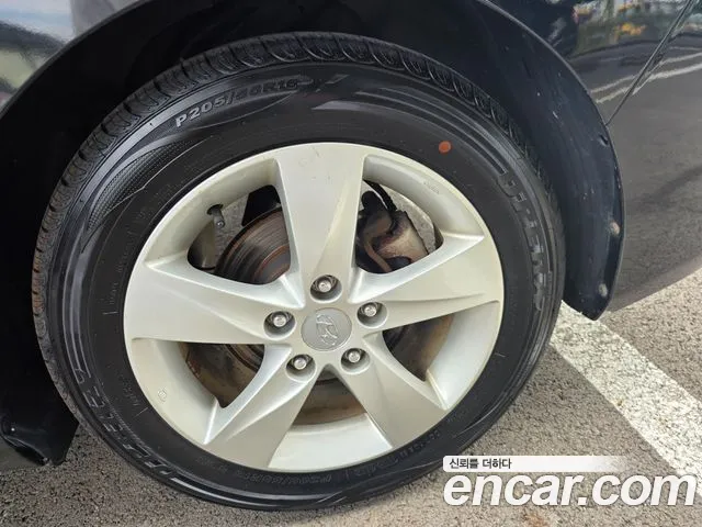 Hyundai Avante — фото 16