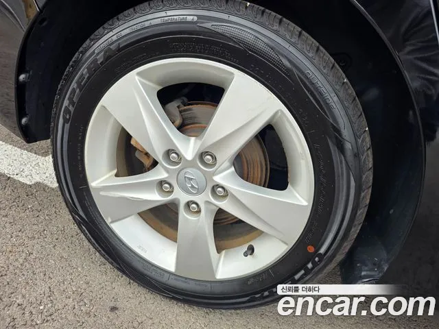 Hyundai Avante — фото 19