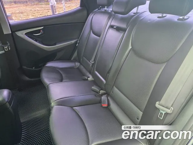 Hyundai Avante — фото 9